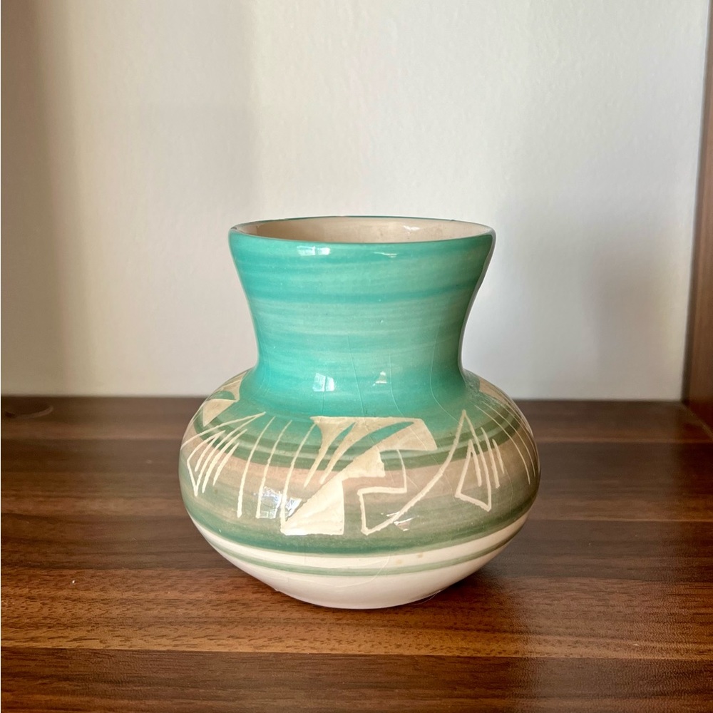 Vtg Native American Navajo Mesa Verde Potter Vase- Silas signed